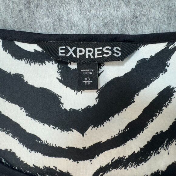 Express Women Top Sz XS Semi Sheer Zebra Black & White Round Neck Cap Sleeve - Picture 6 of 9